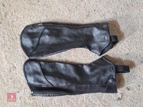 MEDIUIM SIZE HALF CHAPS