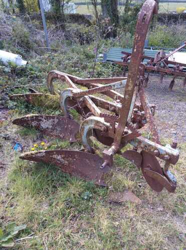 FERGUSON PLOUGH 3 FURROW