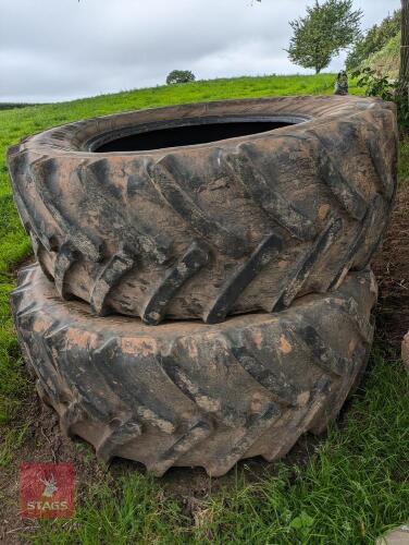 PAIR OF TRACTOR TYRES 600/65 R 35