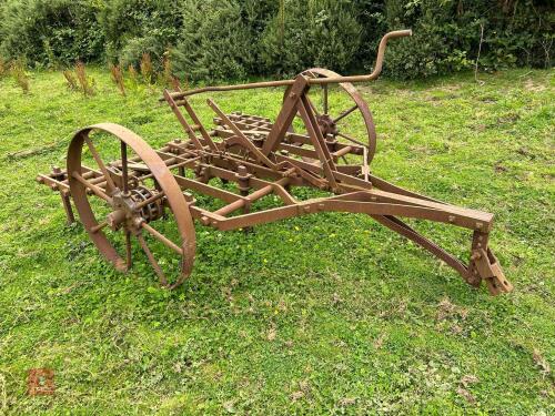 5' VINTAGE TRAILED CULTIVATOR