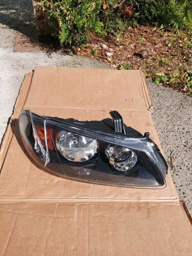 BRAND NEW NISSAN ALMERA HEADLAMP