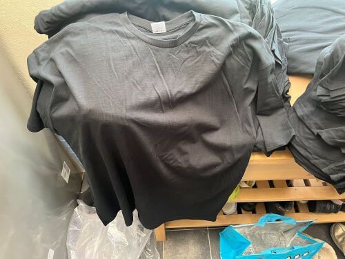 5 X 3XL BLACK T-SHIRTS