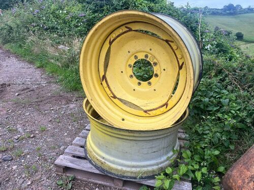 PAIR OF 650/65/38 JD RIMS