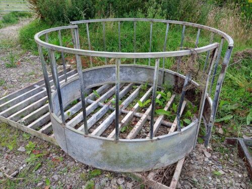 SHEEP RING FEEDER