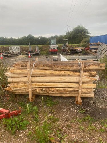 PACK OF PEELED 8' STRAINING POSTS (14)