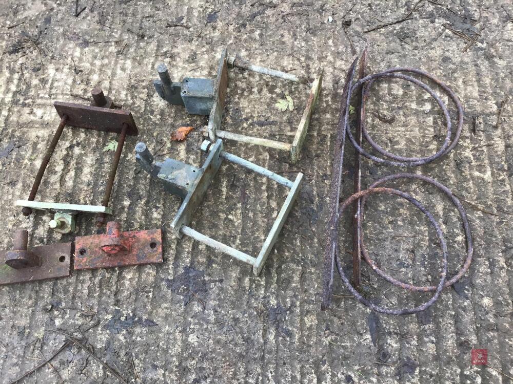 2 SETS OF GATE HINGES & BUCKET HOLDERS