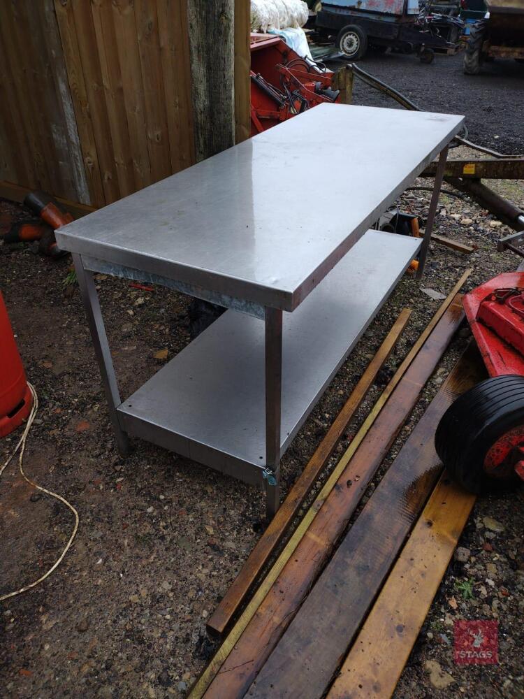 STAINLESS STEEL FOOD PREPATION TABLE