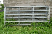 6 IAE 10' GALVANISED CATTLE HURDLES - 3