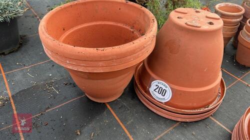 6 PLASTIC PLANT POTS