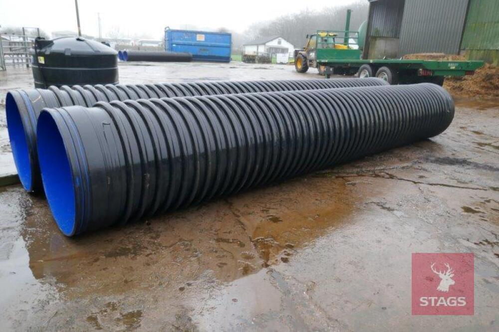 2 LARGE PLASTIC POLYPIPES