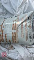 22 X 60L BAGS OF MELCOURT POTTING BARK - 3