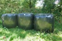 4 ROUND BALES(BIDDING FOR ALL 4 BALES)