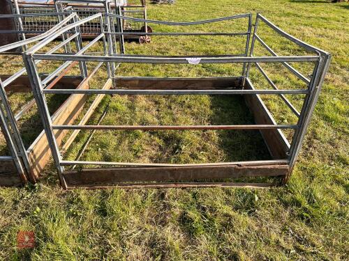 5' SQUARE BALE FEEDER (119)