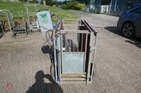 MOBILE SHEARWELL SHEEP EID WEIGH CRATE - 7