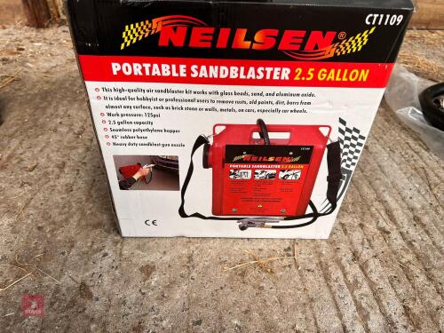 NIELSON PORTABLE SAND BLASTER (228)