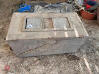 DOUBLE LAMB WARMING BOX (324)