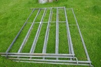 2 IAE 8' GALVANISED CATTLE HURDLES - 3