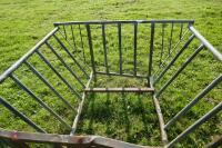 GALV SHEEP ROUND BALE CRADLE (50) - 6