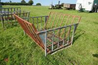 GALV SHEEP ROUND BALE CRADLE (51) - 3