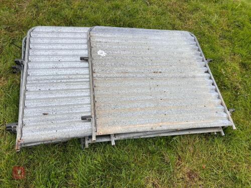 9 X 4' 2'' GALVANISED SHEETED HURDLES