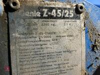 2000 GENIE Z-45/25 WORK LIFT - 30