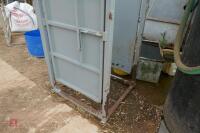 PEARSON CATTLE CRUSH ACCESS KIOSK - 13