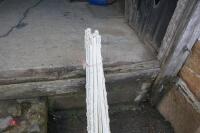 15 PLASTIC ELECTRIC FENCE STAKES
