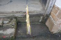 9 MIXED ELECTRIC FENCE STAKES