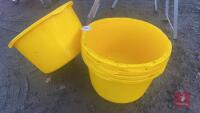 5 YELLOW PLASTIC FEED CONTAINER - 5