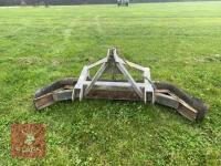 ROSTER GALVANISED YARD SCRAPER - 5