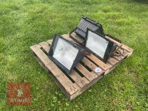 3 FLOOD LIGHTS