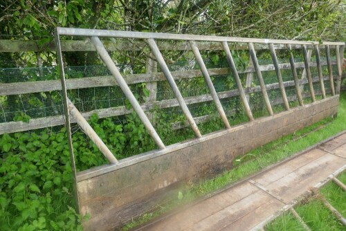 GALVANISED 15' CATTLE FEED BARRIER