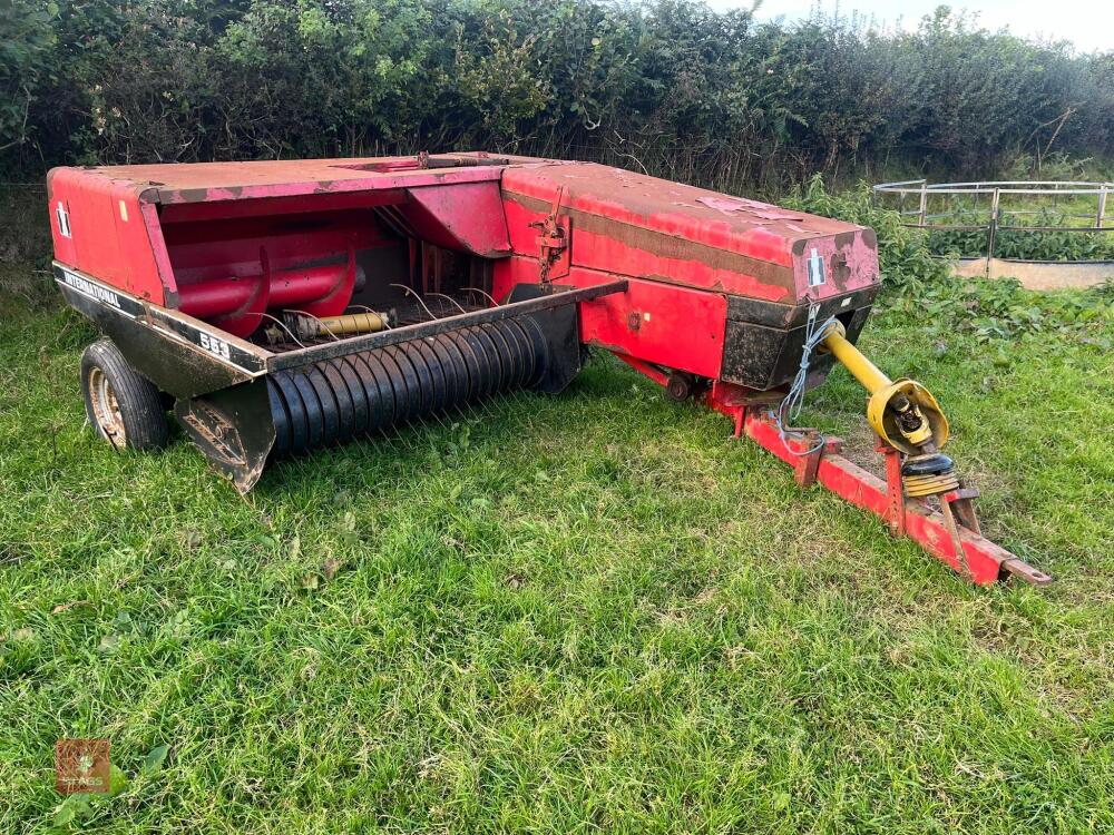 INTERNATIONAL 553 CONVENTIONAL BALER