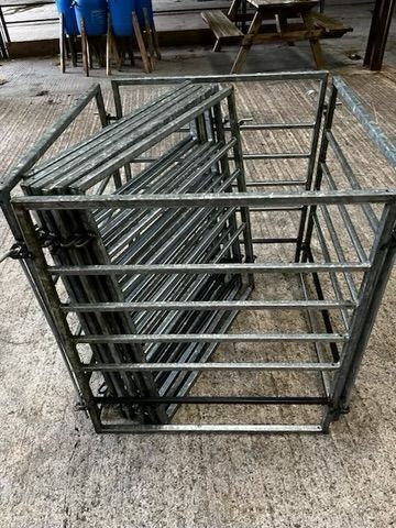 10 PART SHEETED SHEEP HURDLES