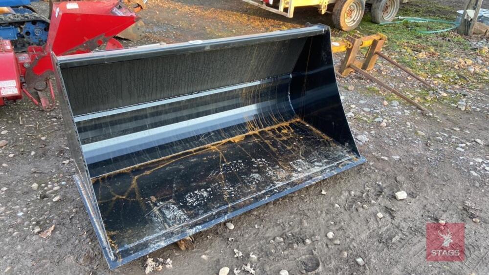 1.5M NEW BUCKET C/W EURO 8 BRACKETS