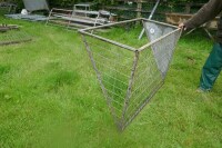 4'6" MESH WALL HAY RACK - 3