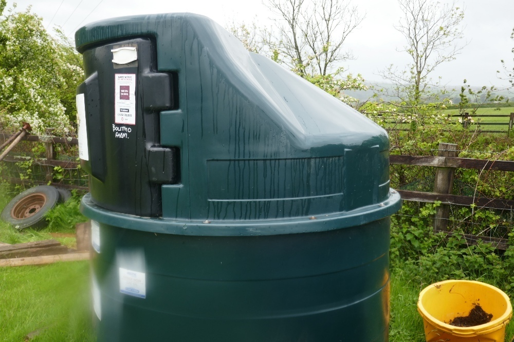 2010 HARLEQUIN PLASTIC BUNDED FUEL TANK