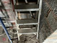 ALUMINIUM STEP LADDER - 4