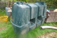 1225 LITRE PLASTIC FUEL TANK - 2