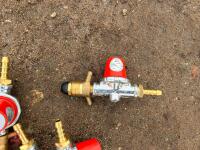 4 GAS REGULATORS - 3