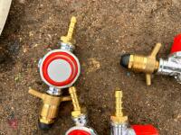 4 GAS REGULATORS - 5