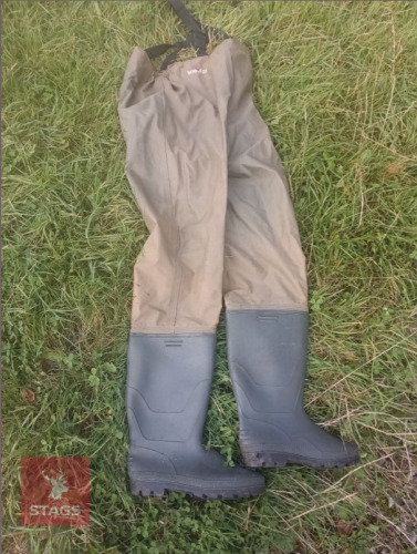 CHEST WADERS BERMUDA SIZE 10/11