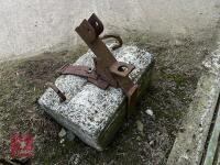 CONCRETE REAR TRACTOR WEIGHT - 4