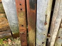 10 GALVANISED HANGING/LATCHING POSTS - 5