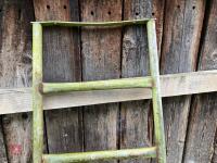 1 GALVANISED CATTLE FEED BARRIER - 3