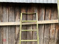 1 GALVANISED CATTLE FEED BARRIER - 7