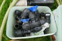 6 TUBS PLASTIC WATER FITTINGS (S/R) - 7