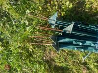 10 GREEN ELECTRIC FENCING STAKES - 4