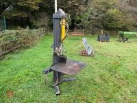 FREESTANDING HYDRAULIC LOG SPLITTER