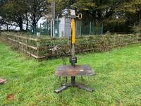 FREESTANDING HYDRAULIC LOG SPLITTER - 2